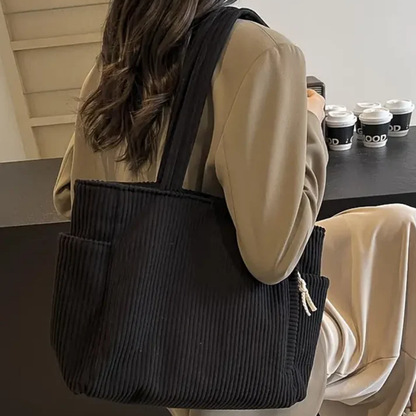 Sienna | Spacious and eye-catching — VeganLeather Tote with Cord Detail