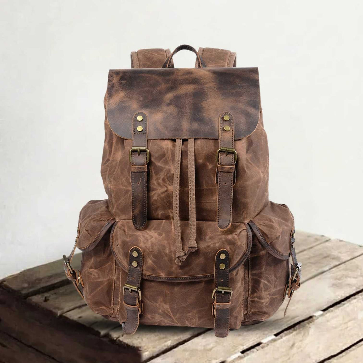 James | Backpack for everyday use made of Vegan Leather