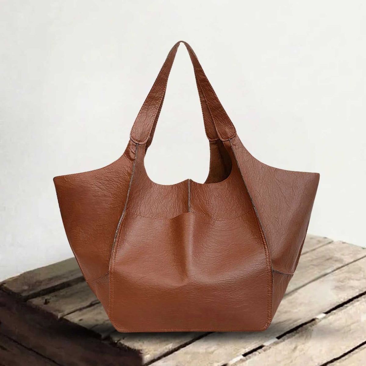 Laura | Lightweight & Spacious — Leather Bag